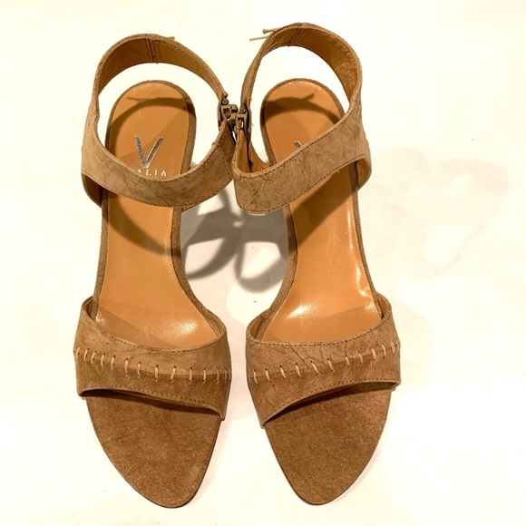 V Italia Tan Suede Western Heels with ornate Heel - Picture 5 of 12